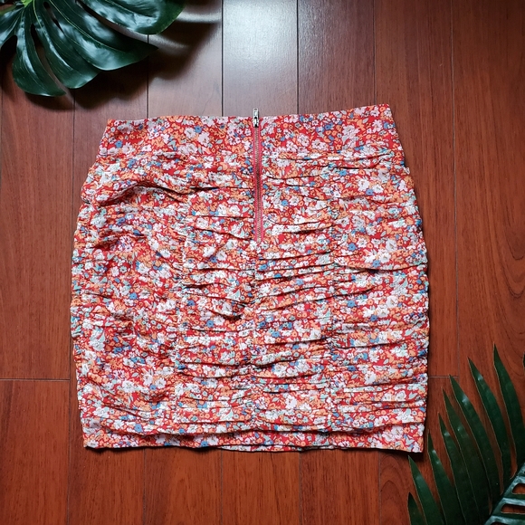 Forever 21 Ruched Floral Mini Pencil Skirt - Picture 3 of 3